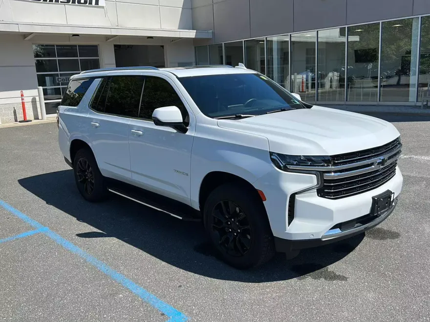 2023 Chevrolet Tahoe LT photo 1