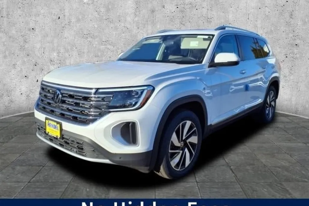 2024 Volkswagen Atlas SEL photo 1