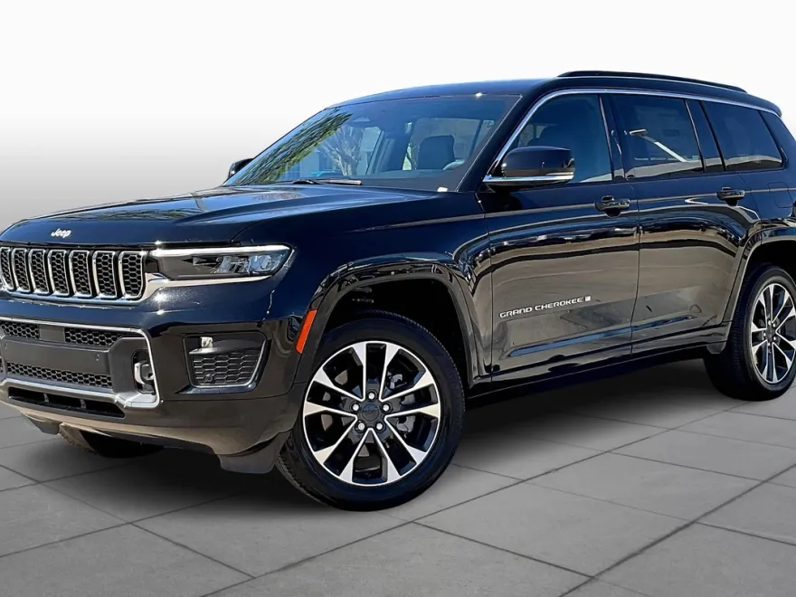 2025 Jeep Grand Cherokee Overland photo 1
