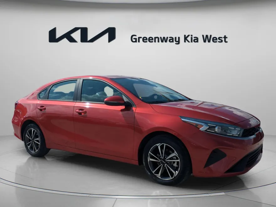 2023 Kia Forte LX photo 1