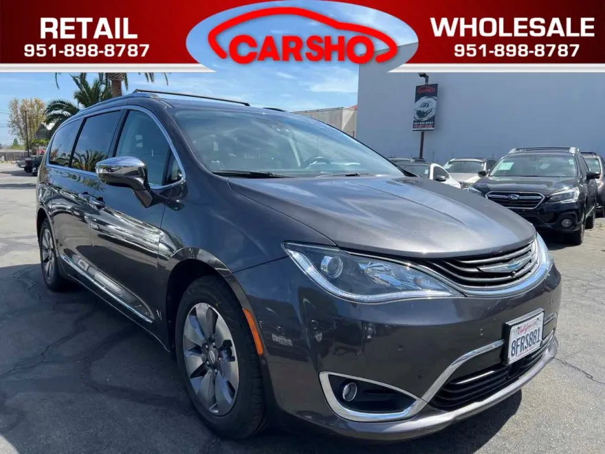 2018 Chrysler Pacifica Hybrid Limited photo 1