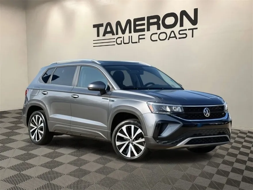2022 Volkswagen Taos SE photo 1
