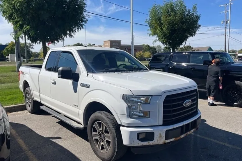 2016 Ford F-150 XLT photo 1