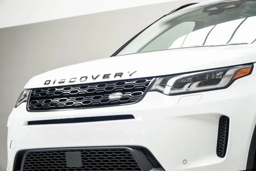 2022 Land Rover Discovery Sport SE photo 1