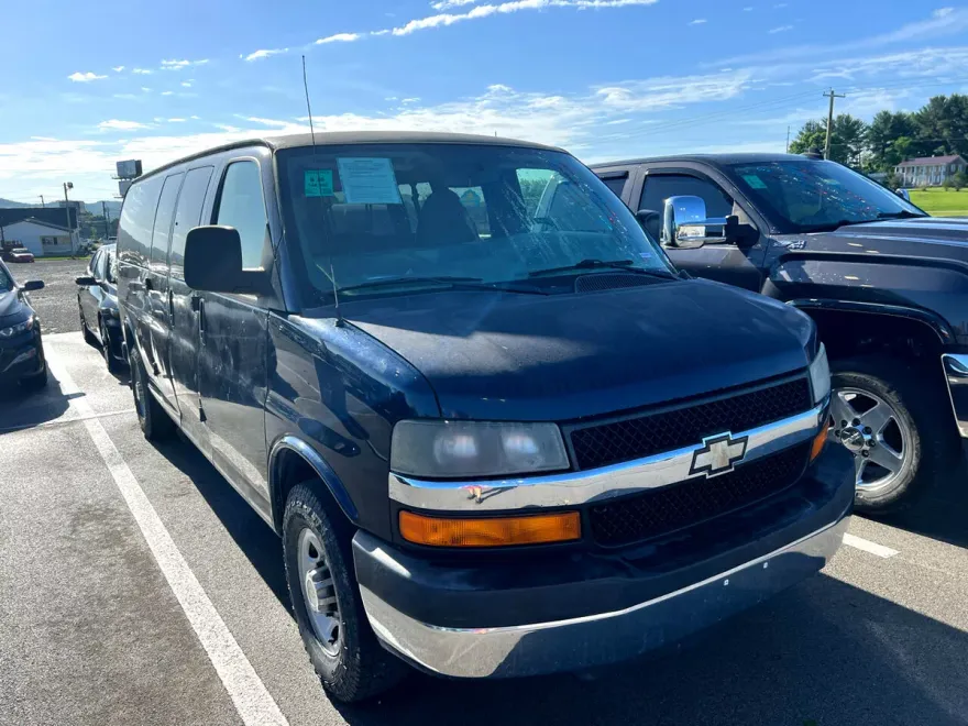 2014 Chevrolet Express LT 3500 photo 1
