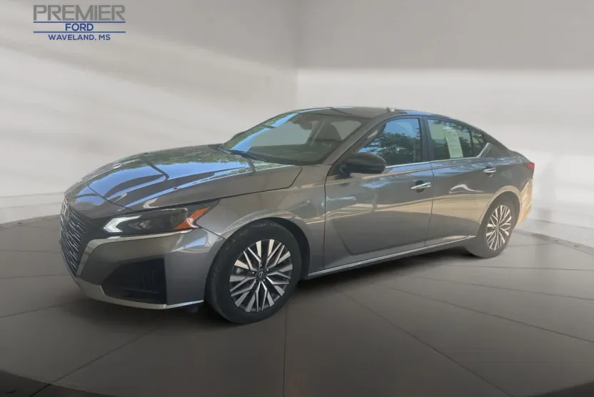 2024 Nissan Altima 2.5 SV photo 1
