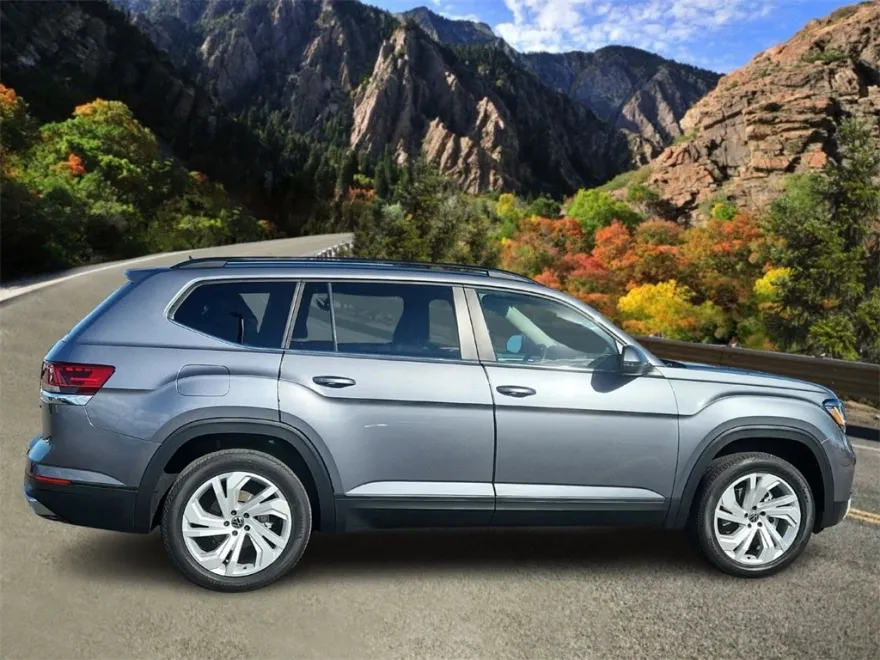 2022 Volkswagen Atlas V6 SE Technology photo 1