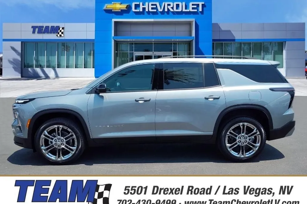 2025 Chevrolet Traverse photo 1
