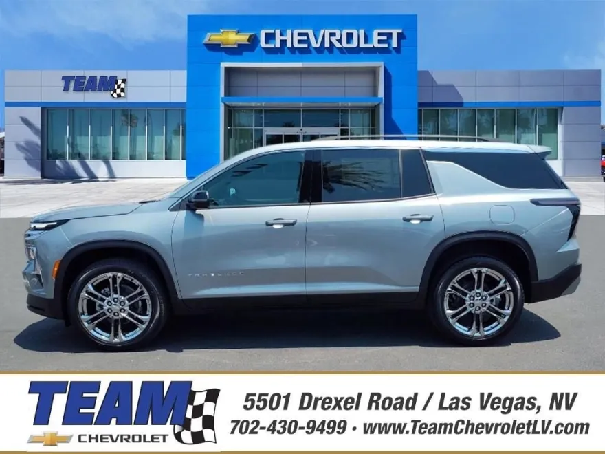 2025 Chevrolet Traverse photo 1