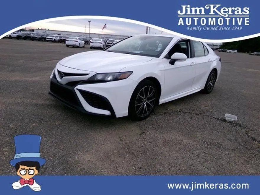 2023 Toyota Camry SE photo 1