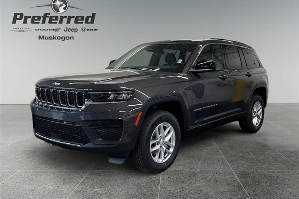 2025 Jeep Grand Cherokee Laredo photo 1