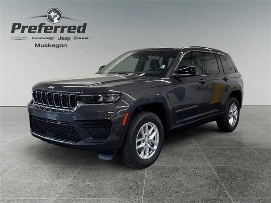 2025 Jeep Grand Cherokee Laredo photo 1
