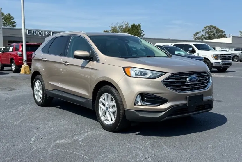 2021 Ford Edge SEL photo 1