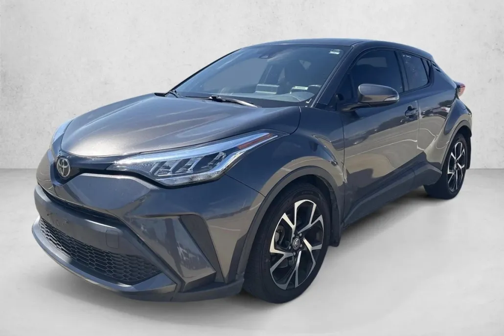 2021 Toyota C-HR XLE photo 1