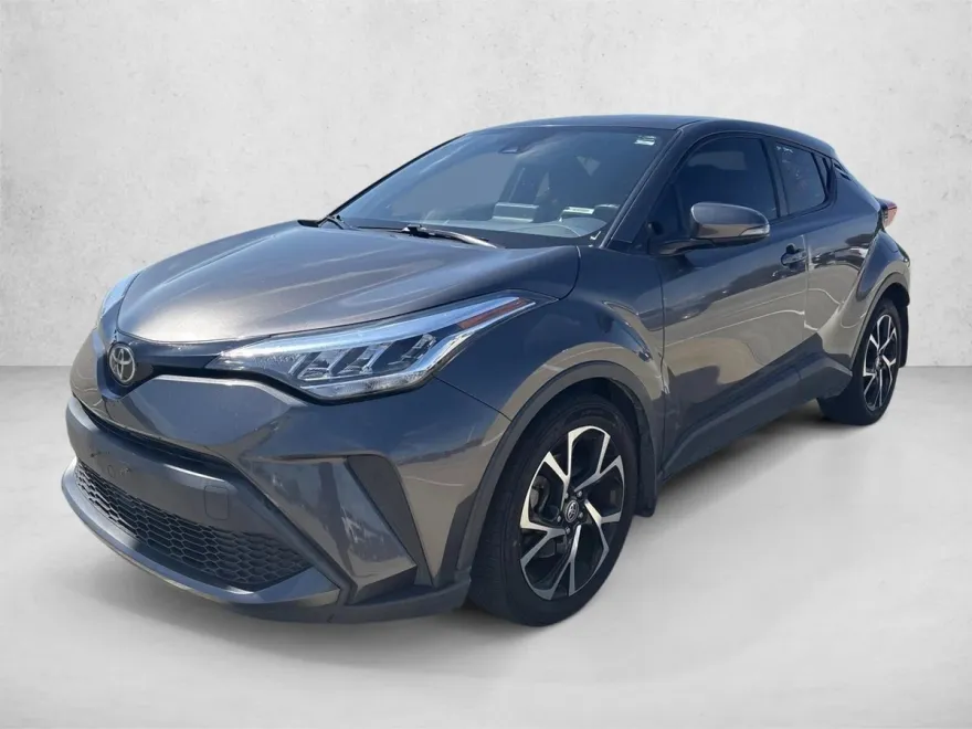 2021 Toyota C-HR XLE photo 1