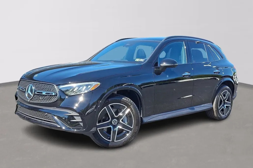 2025 Mercedes Benz GLC 300 4MATIC photo 1
