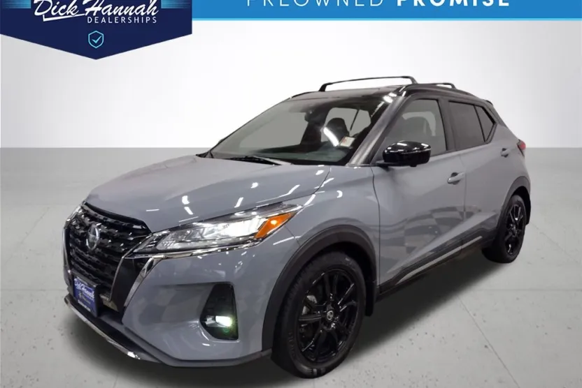 2021 Nissan Kicks SR photo 1