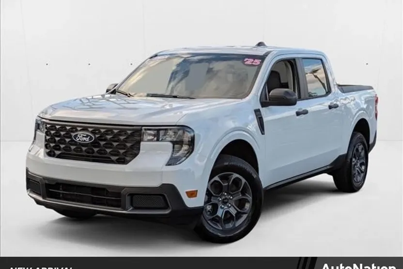 2025 Ford Maverick XLT photo 1