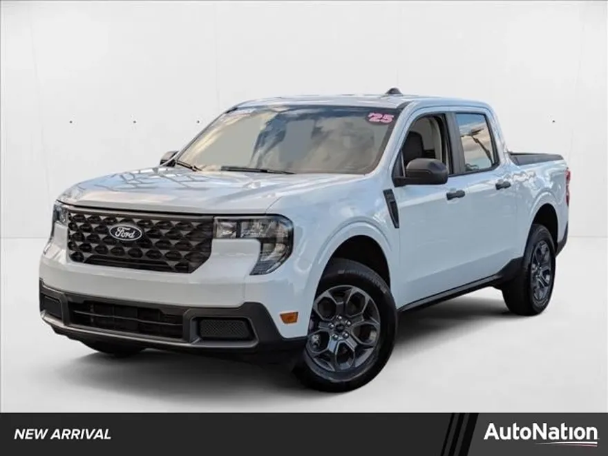 2025 Ford Maverick XLT photo 1