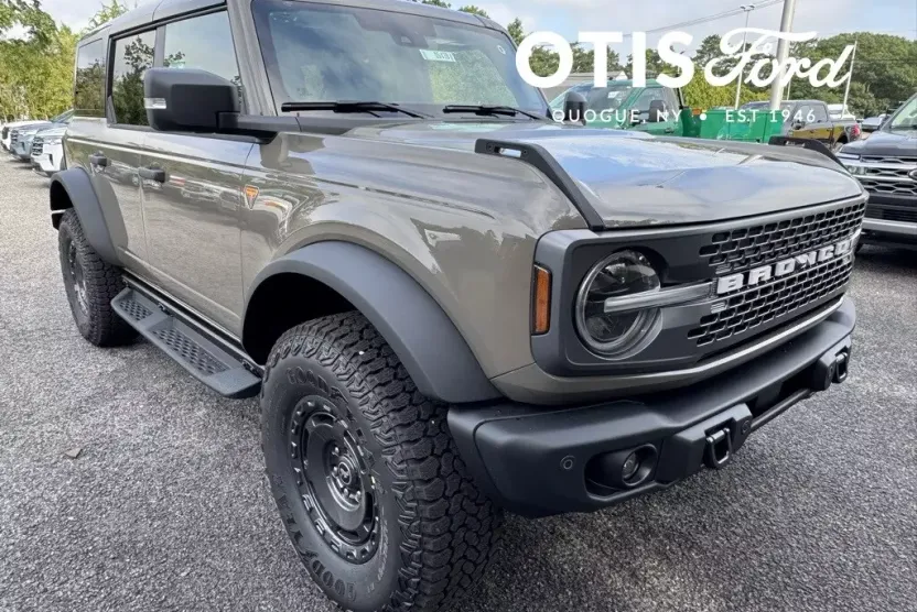 2025 Ford Bronco Badlands photo 1