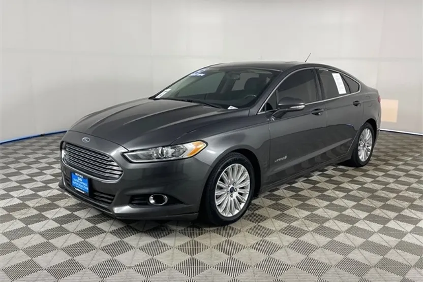 2015 Ford Fusion Hybrid SE photo 1