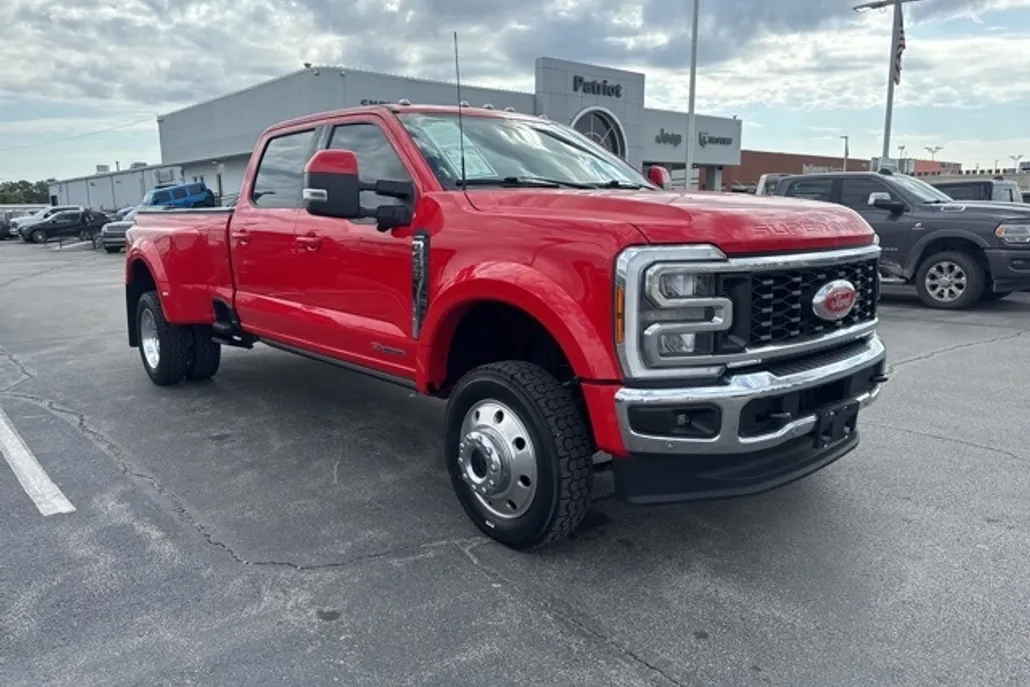 2023 Ford F-450 photo 1