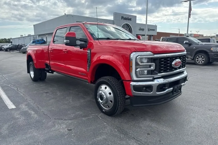 2023 Ford F-450 photo 1
