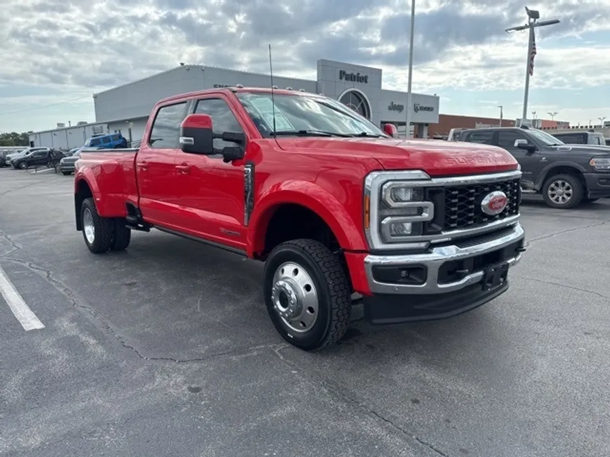 2023 Ford F-450 photo 1