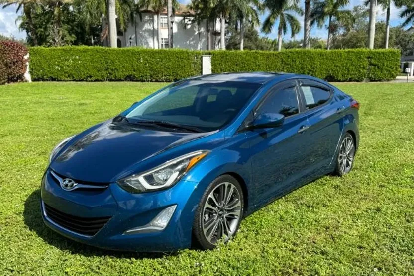 2014 Hyundai Elantra photo 1