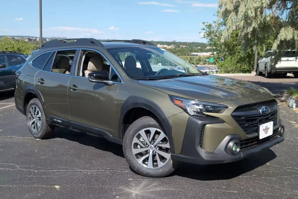 2025 Subaru Outback Premium photo 1