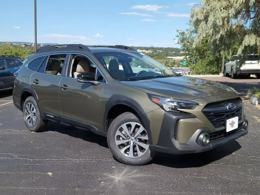 2025 Subaru Outback Premium photo 1