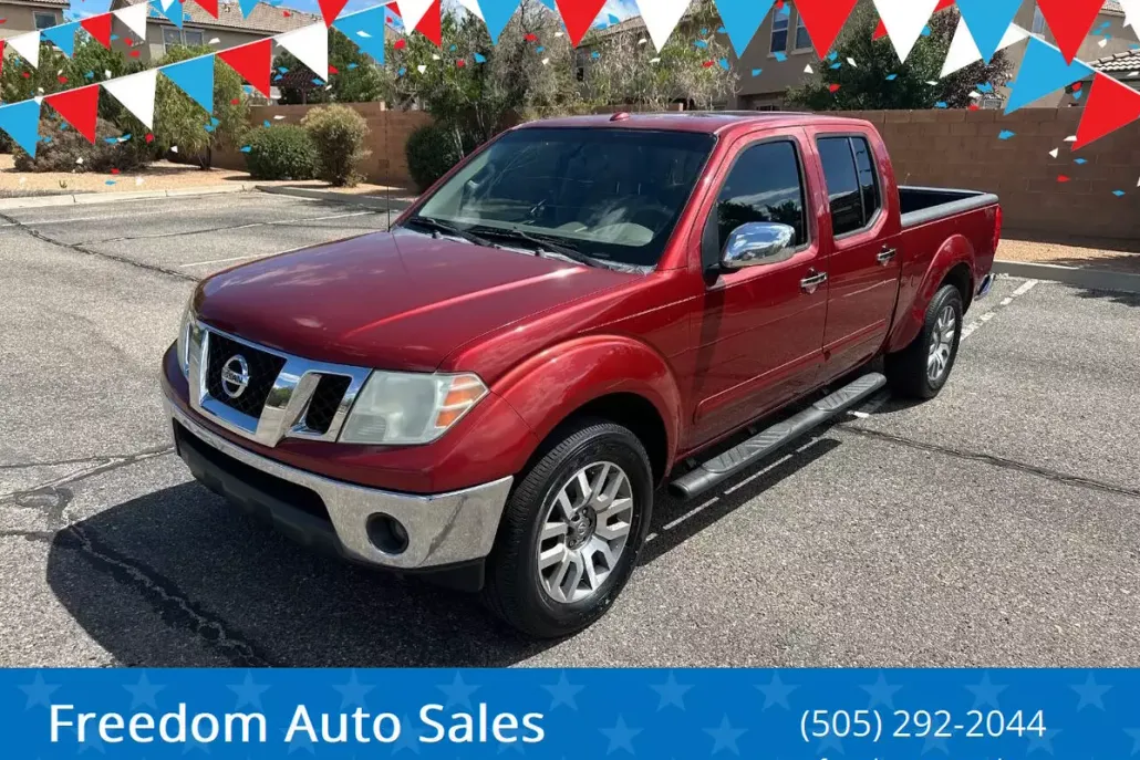 2013 Nissan Frontier SL Crew Cab photo 1