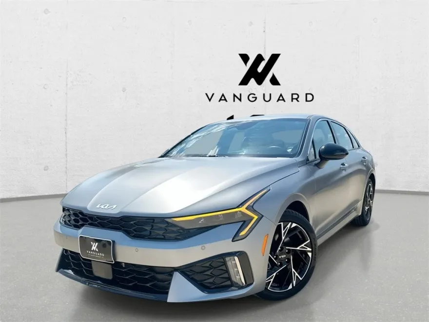 2025 Kia K5 GT-Line photo 1