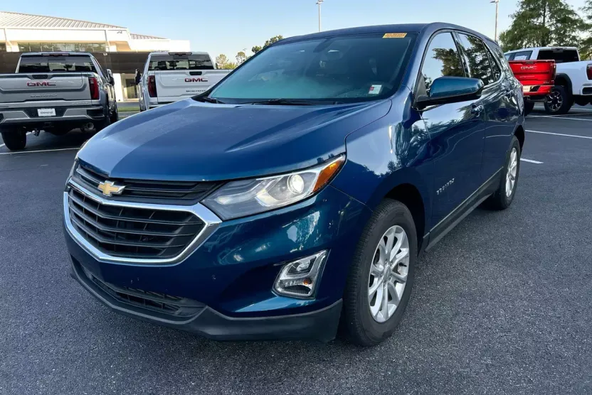 2019 Chevrolet Equinox LT photo 1