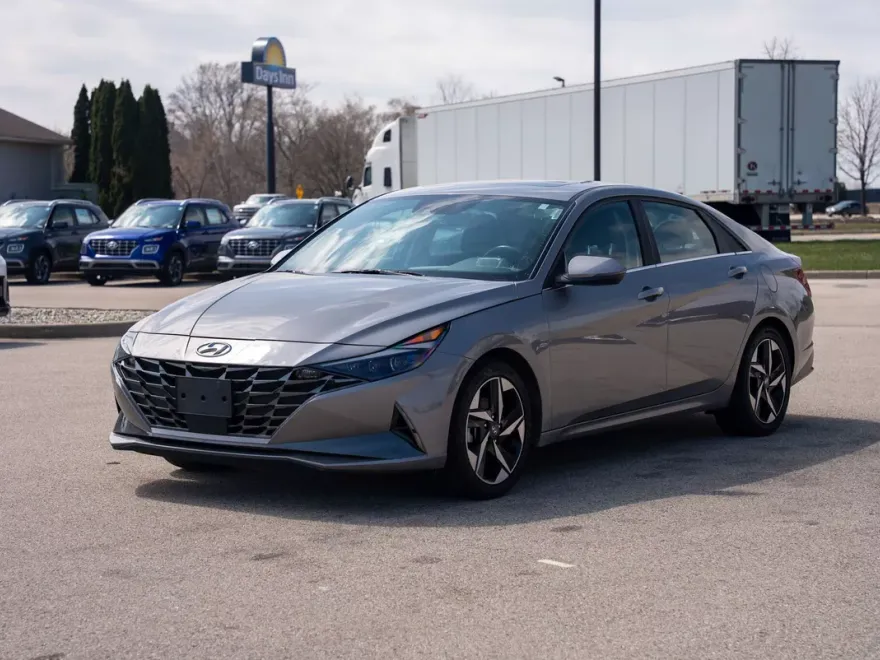 2023 Hyundai Elantra Limited photo 1