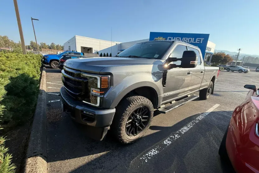 2021 Ford F-350 Lariat photo 1