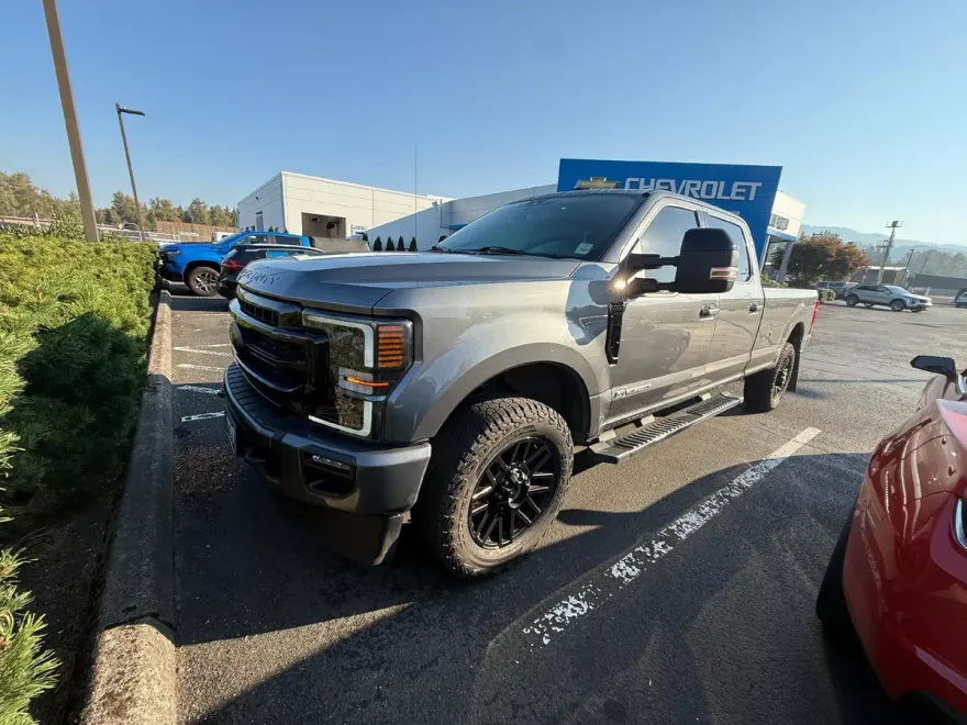 2021 Ford F-350 Lariat photo 1