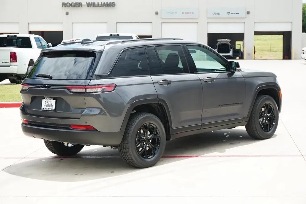 2025 Jeep Grand Cherokee Altitude X photo 1