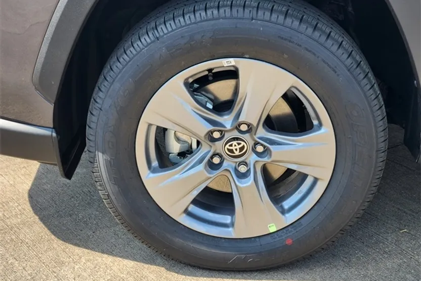 2025 Toyota RAV4 Hybrid XLE photo 1