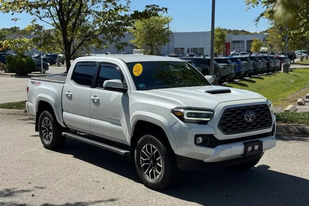 2023 Toyota Tacoma 4x4 SR photo 1