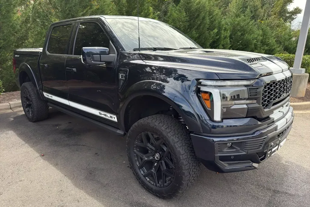 2025 Ford F-150 Lariat photo 1