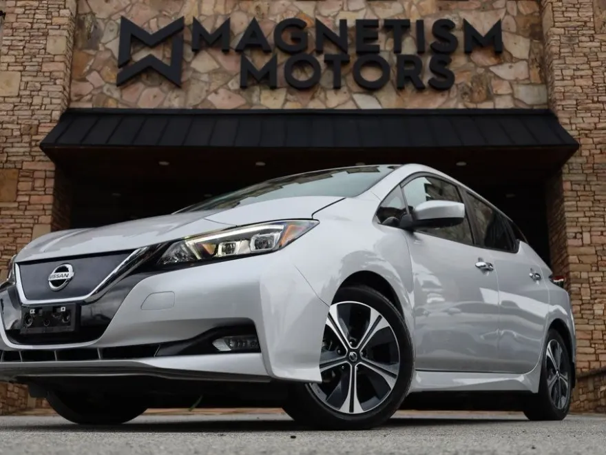 2020 Nissan Leaf SV photo 1