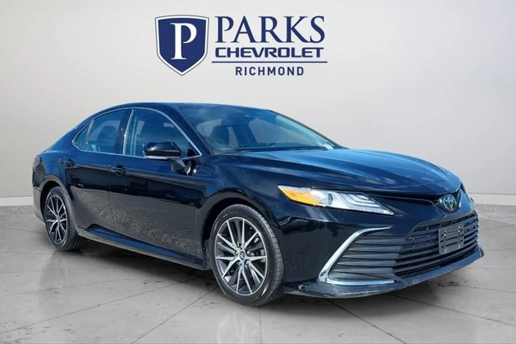 2023 Toyota Camry XLE photo 1