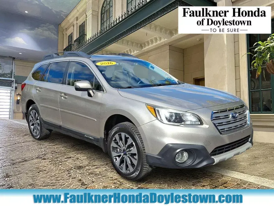 2016 Subaru Outback 2.5i Limited photo 1
