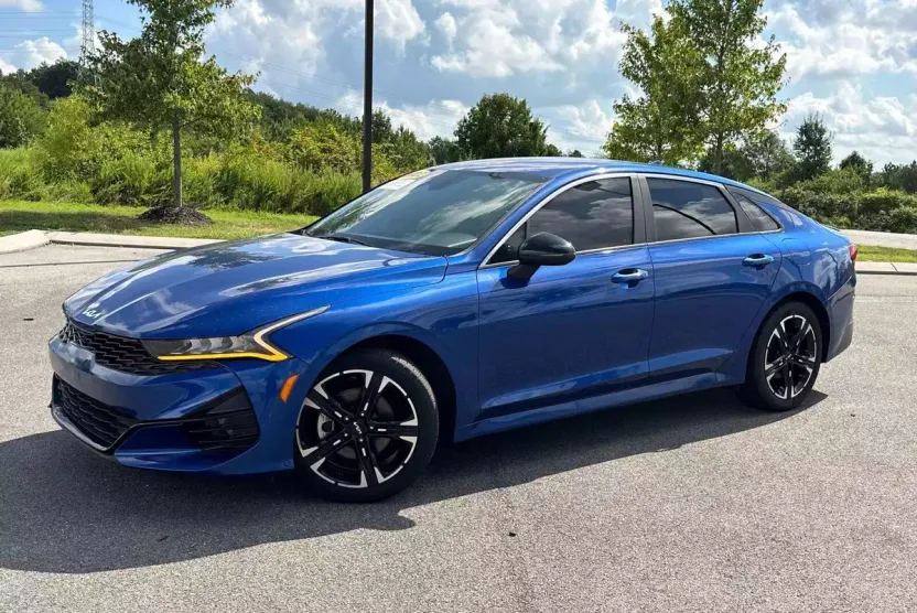 2022 Kia K5 GT-Line photo 1