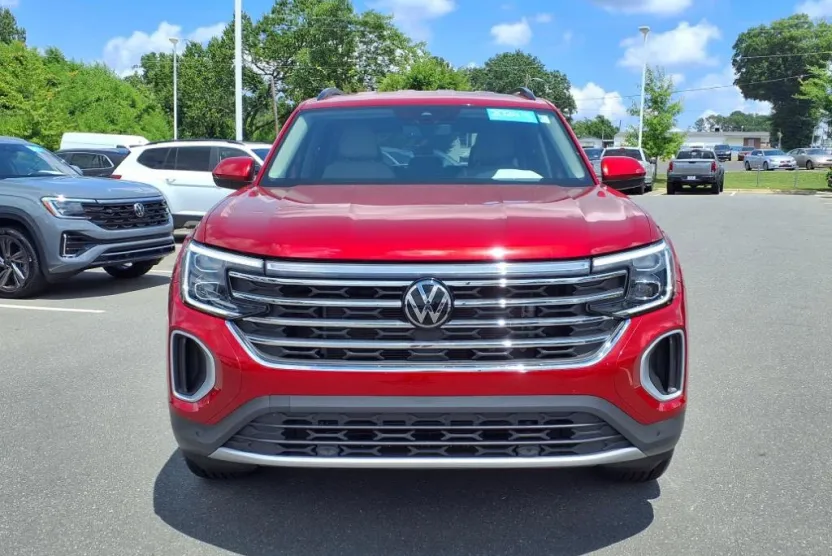 2024 Volkswagen Atlas SE Technology photo 1