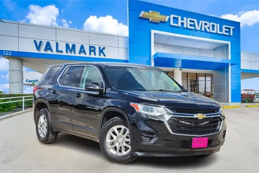 2021 Chevrolet Traverse LS photo 1