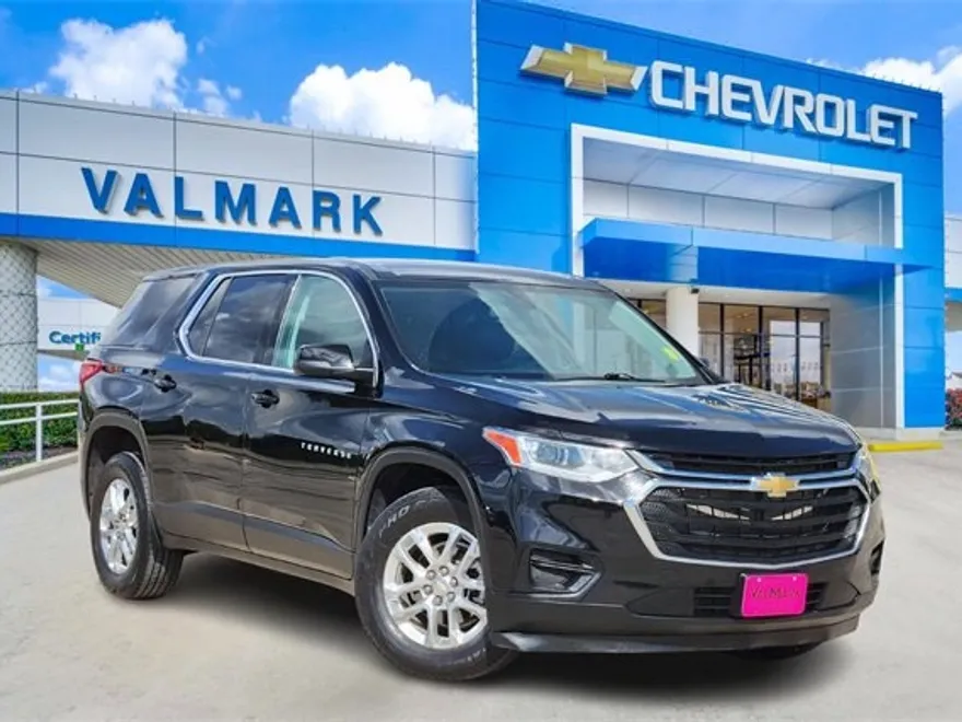 2021 Chevrolet Traverse LS photo 1