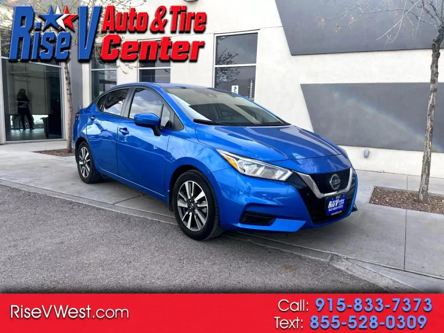 2022 Nissan Versa SV photo 1