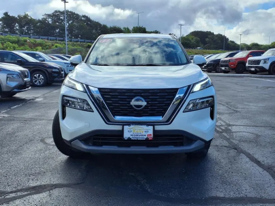 2023 Nissan Rogue SV photo 1
